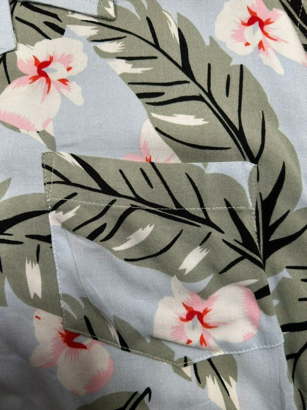 Kahuna Bay Mens S Short Sleeve Button-Up Hawaiian Shirt With Tropical Leaf & Flo - Picture 7 of 10